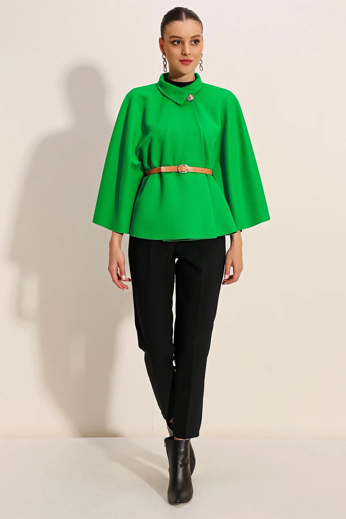 1731978357-qt0v10ya3f-kadin-yesil-hakim-yaka-kemer-detayli-kase-panco-hzl24w-bd191-31253.webp