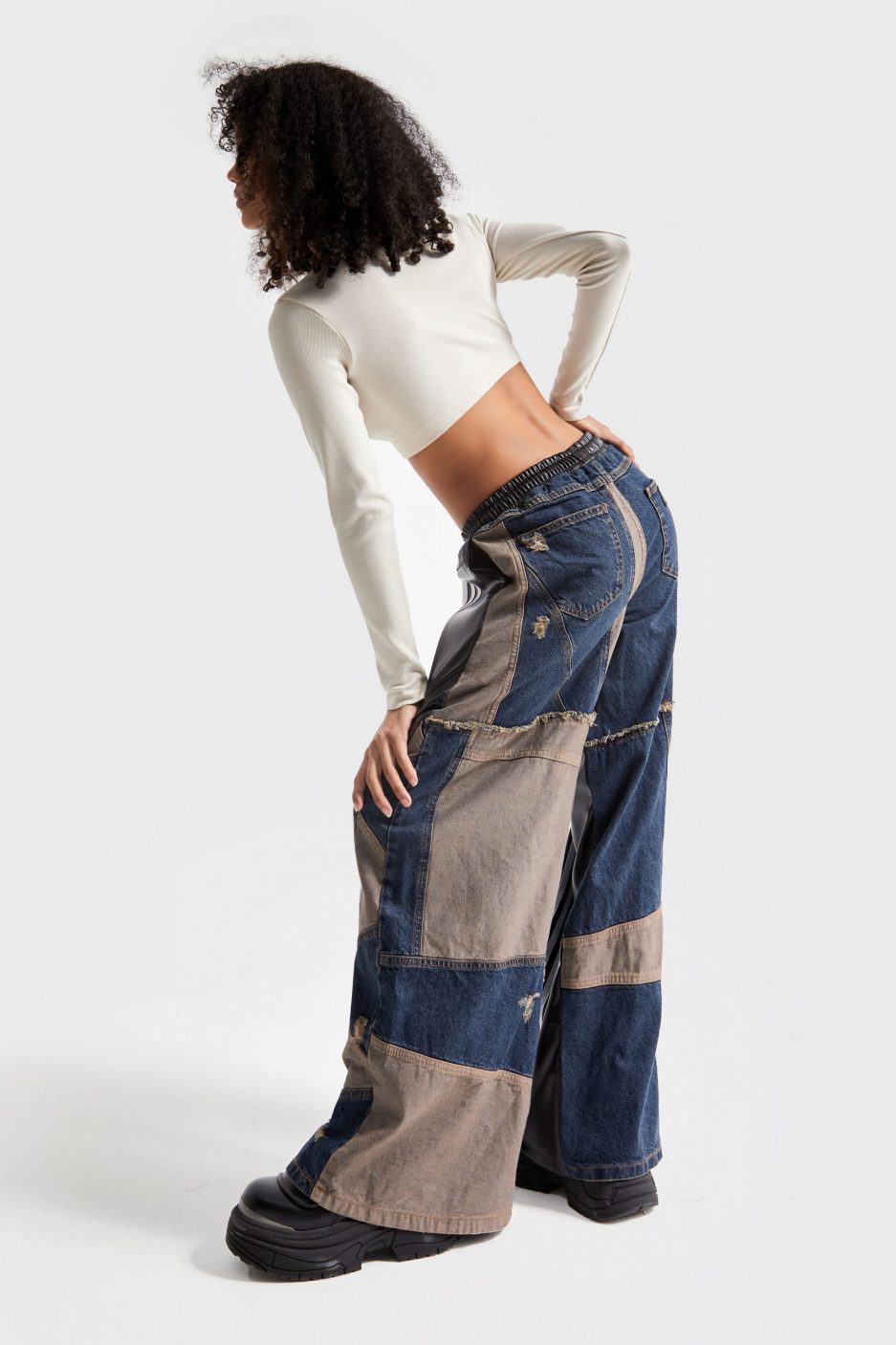 1732176327-cisyuk07nw-kadin-kot-rengi-denim-deri-parcali-serit-detayli-tasarim-denim-18193.jpg